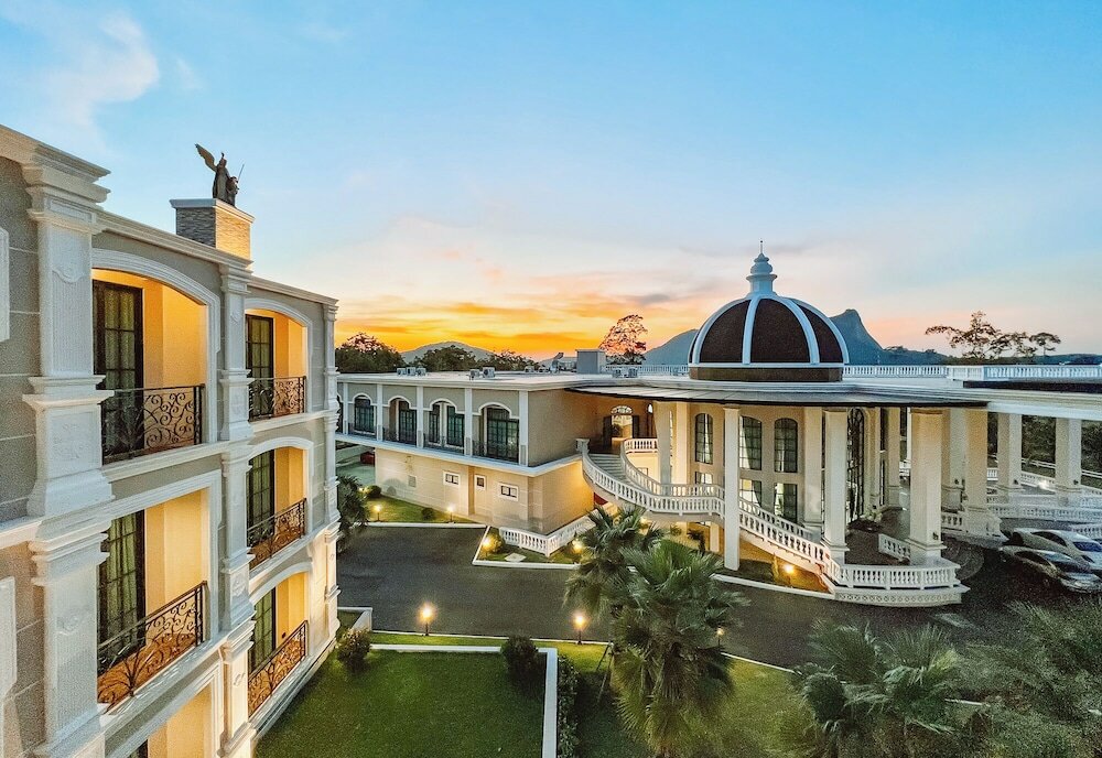 Фото Grand Lord Hotel& Residence