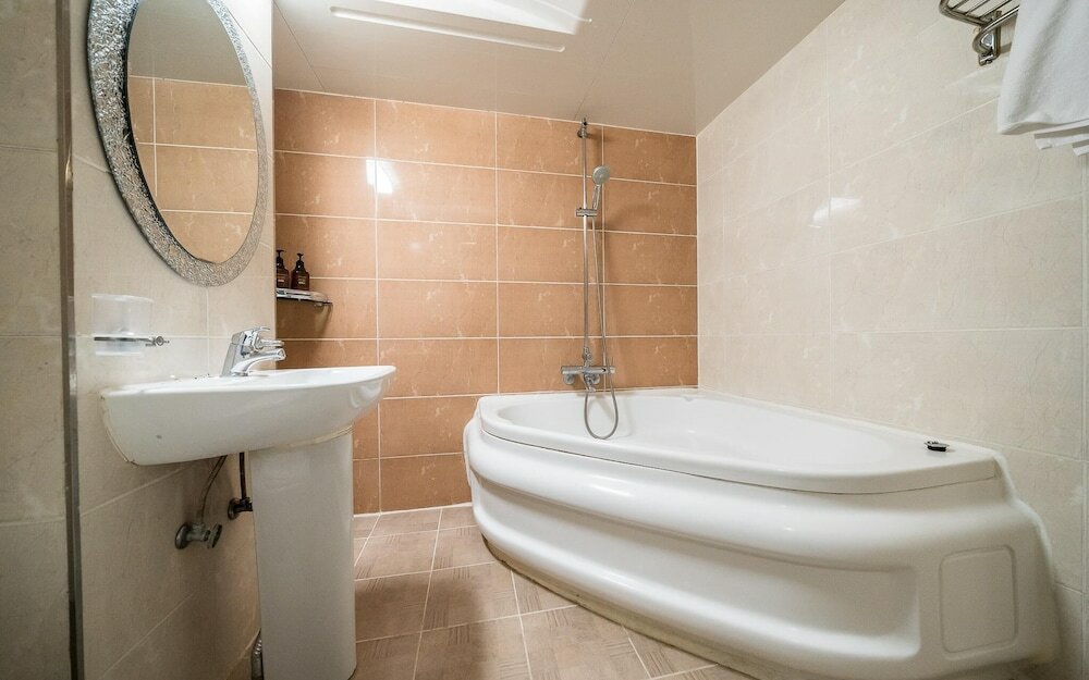 Фото Nowon A Plus Hotel