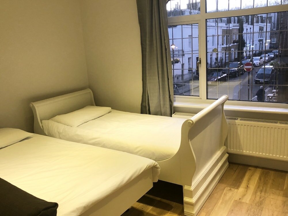 Фото Stylish Maisonette and studio in Victoria