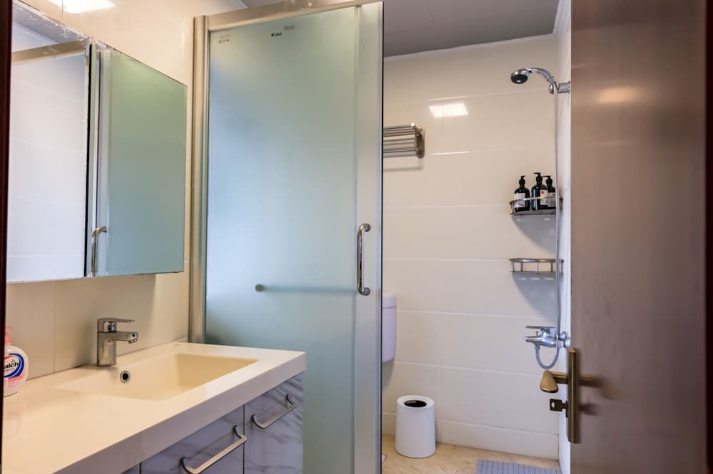 Фото Locals Boutique Apartment Qianshan No. 6