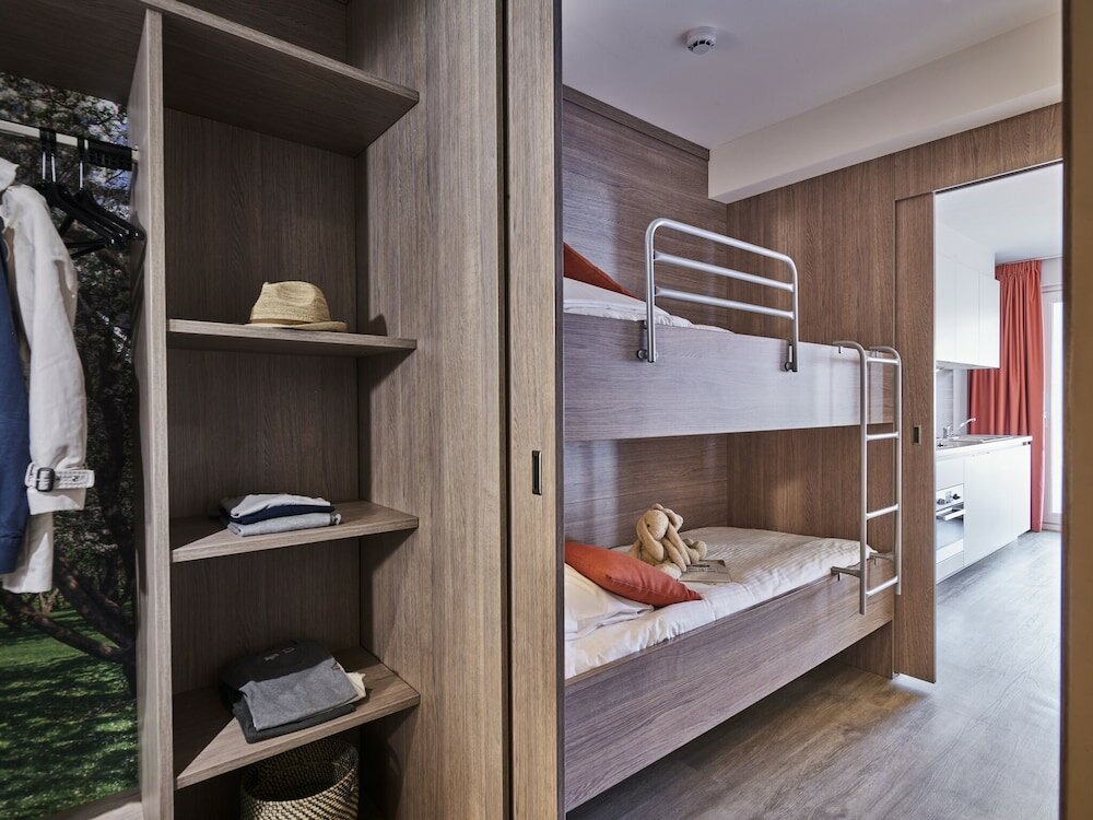 Фото Holiday Suites Limburg