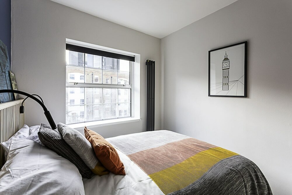 Фото Beautiful Aldgate Apartment