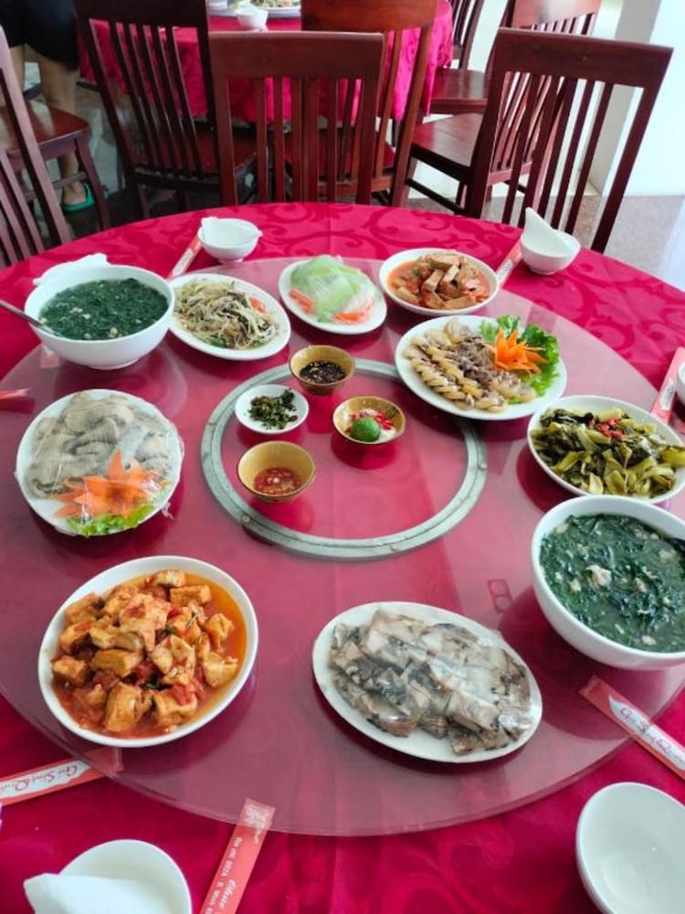 Фото Song Hong View Hotel