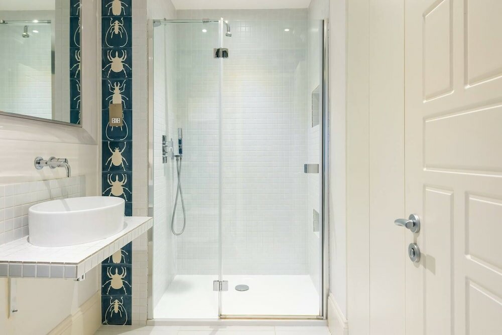 Фото Fantastic 4 Bed House in Iconic Camden