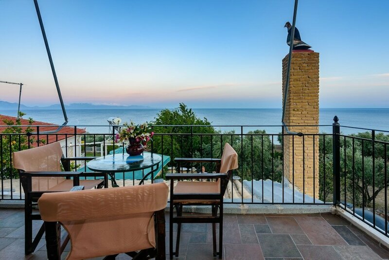 Гостиница Eros Home, Perfect Location, Panoramic Sea View