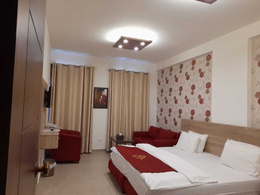 Фото Batroun Boutique suite