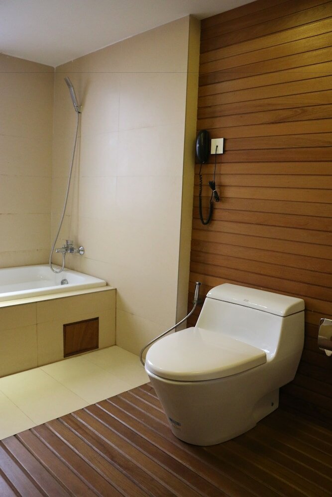 Фото Queen's Park Hotel