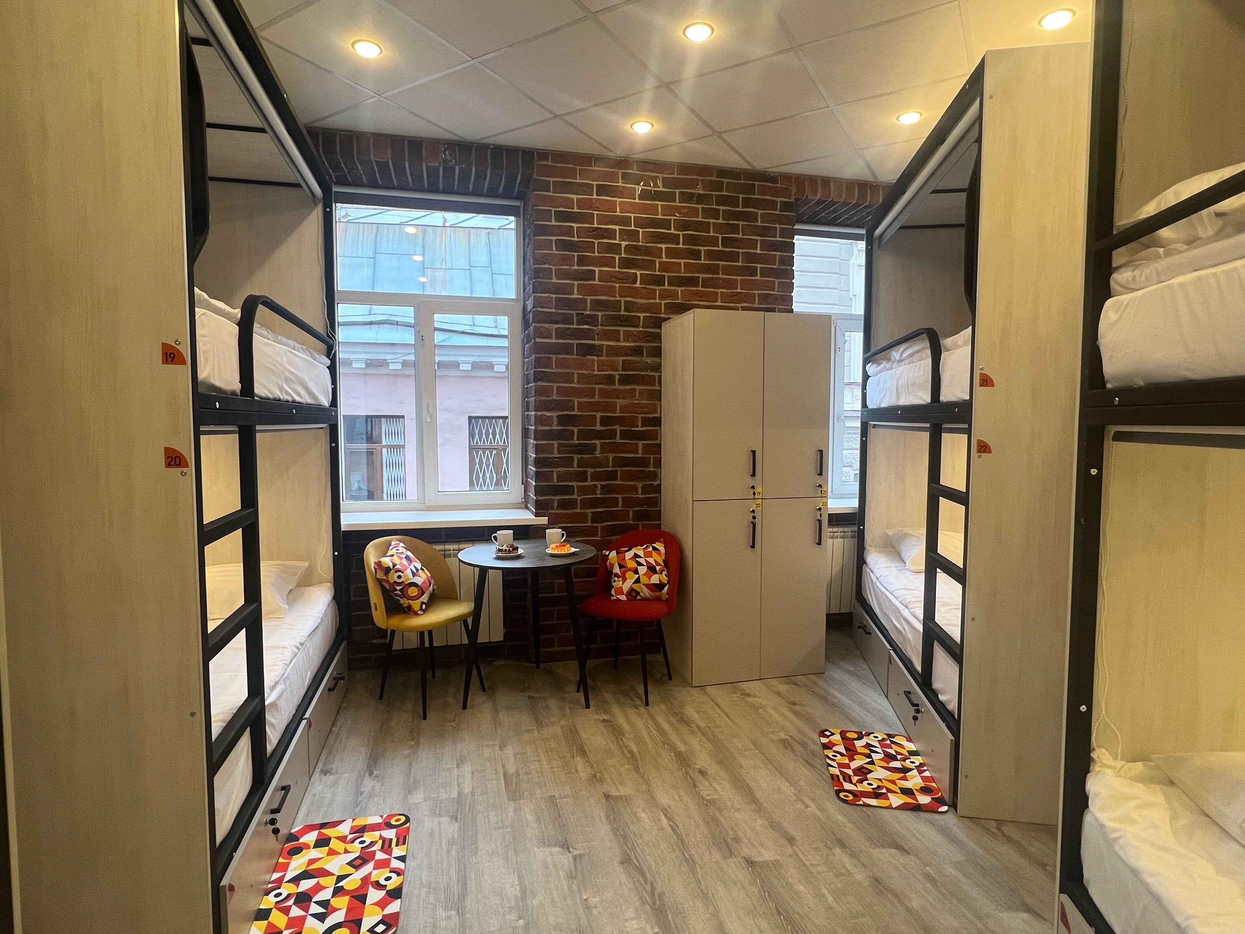 Фото В центре