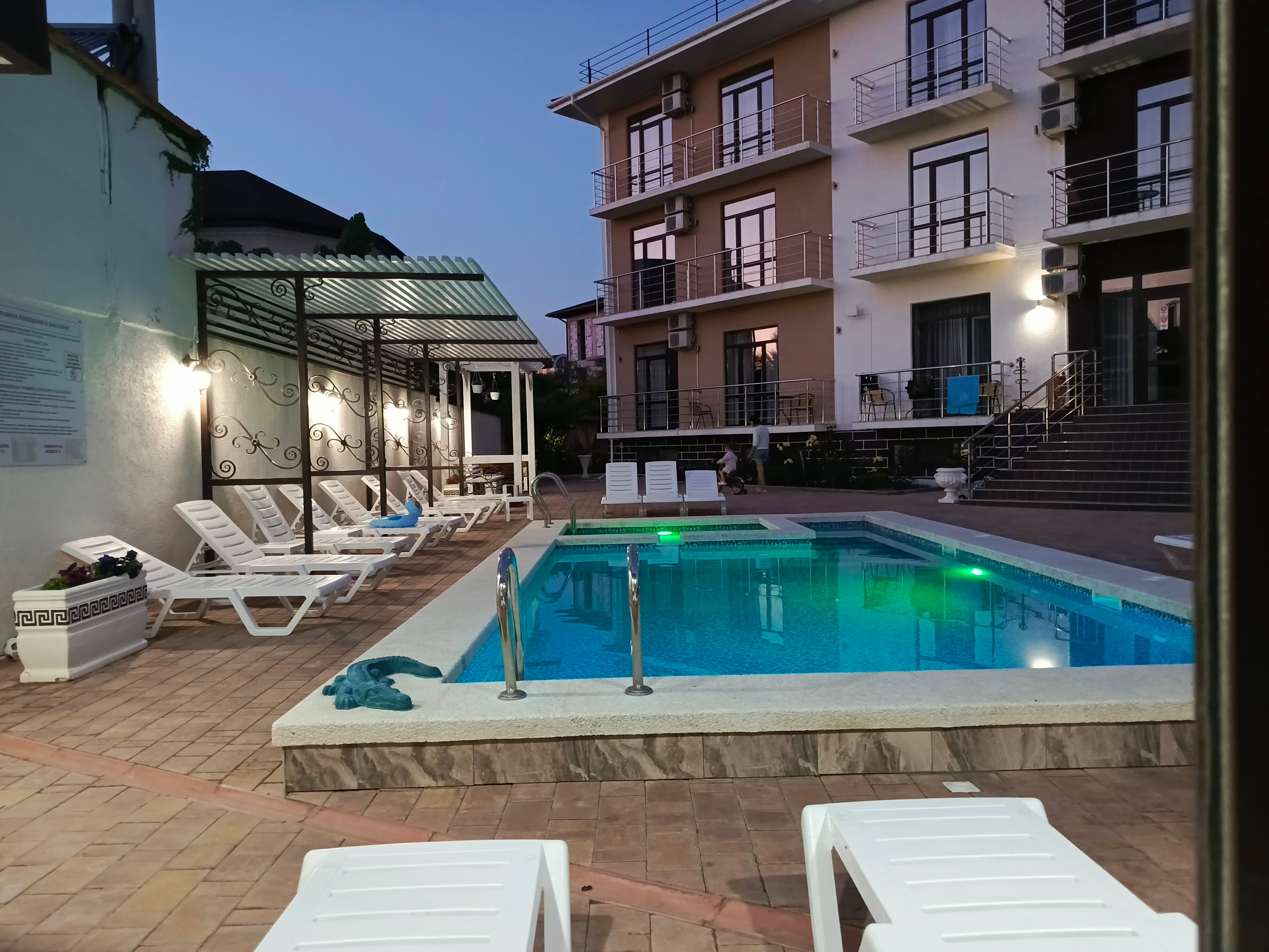 Фото отеля 1