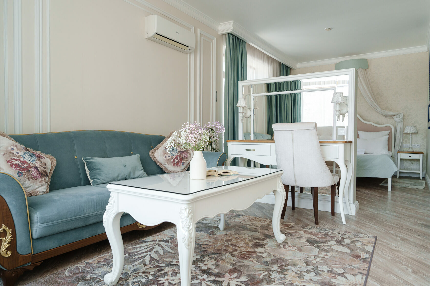 Фото отеля 1