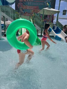 Bora-Bora Beach Club (Pionerskiy prospekt, 20З), water park