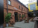 Dolzhno Podyshat (ulitsa Mustaya Karima, 6к1), bar, pub
