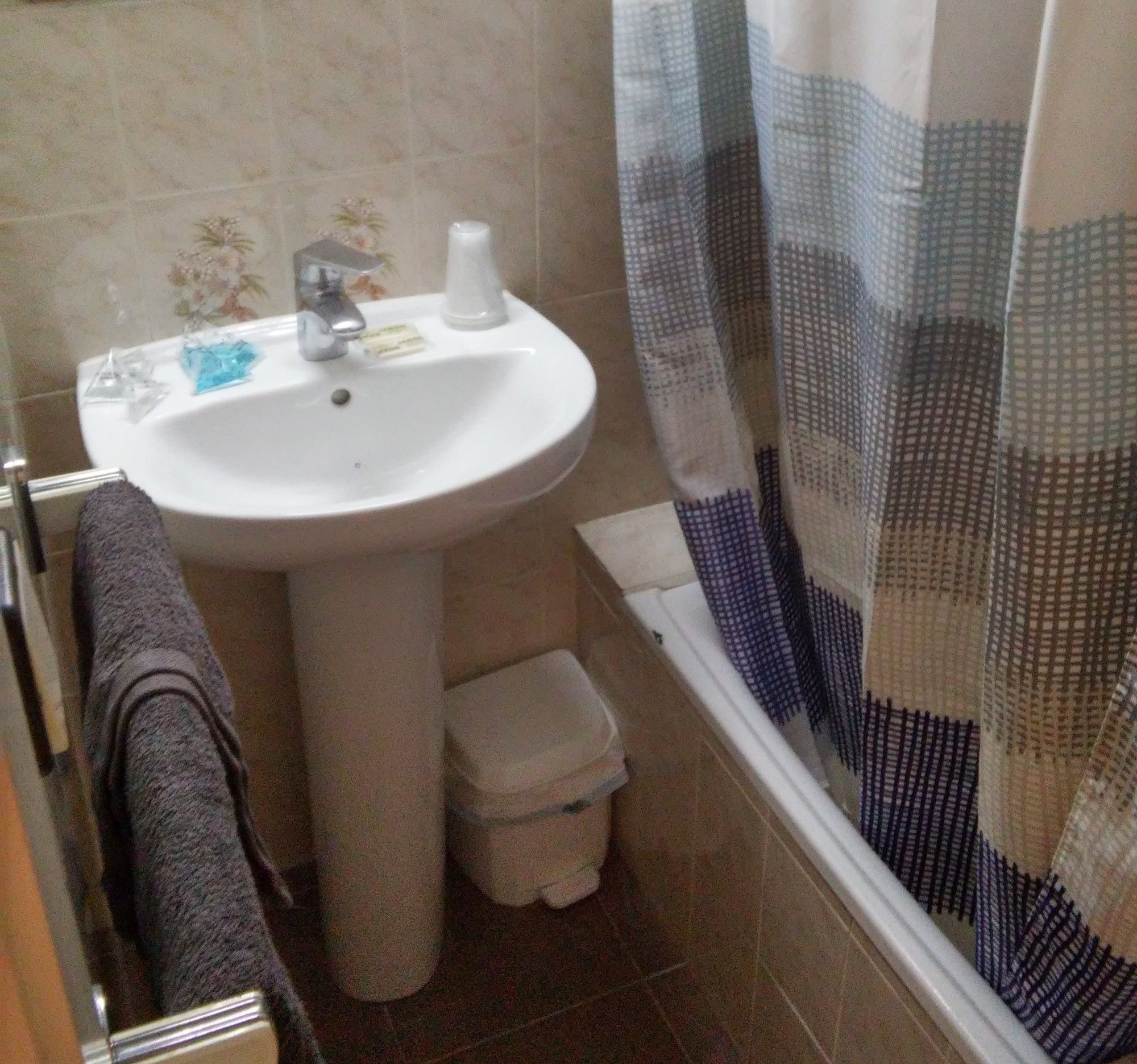 Фото Hostal Lesseps