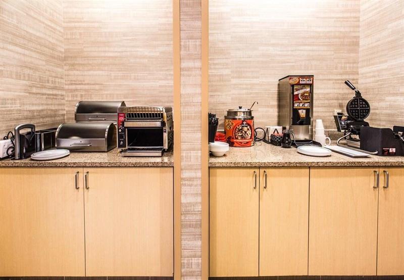 Фото TownePlace Suites by Marriott Gilford