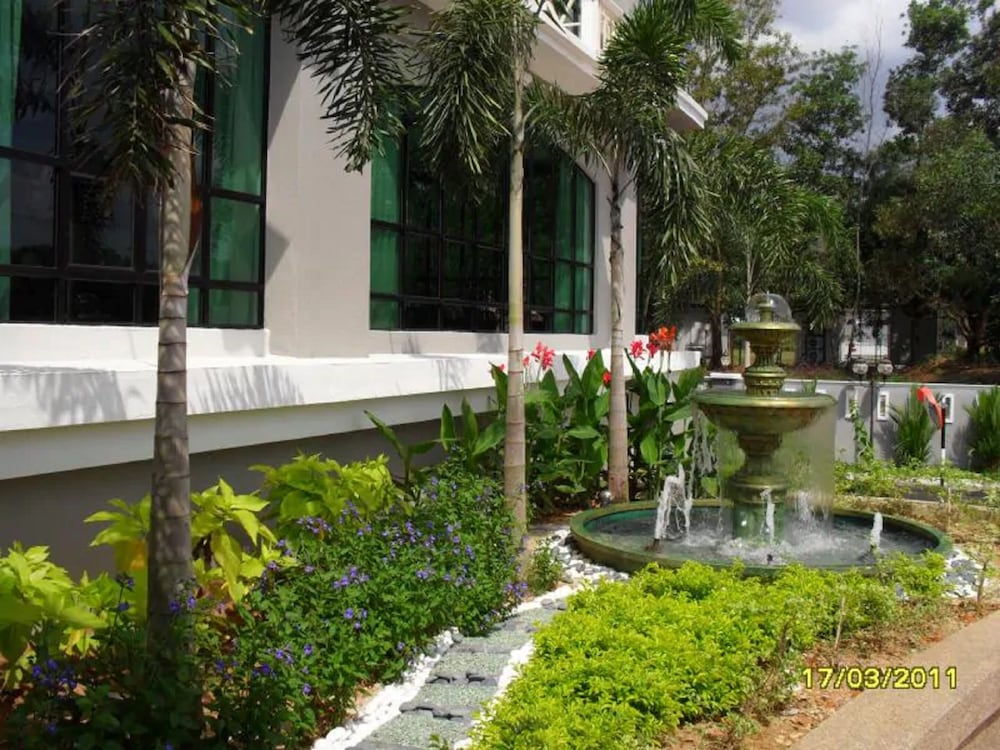 Фото Sutera Hotel