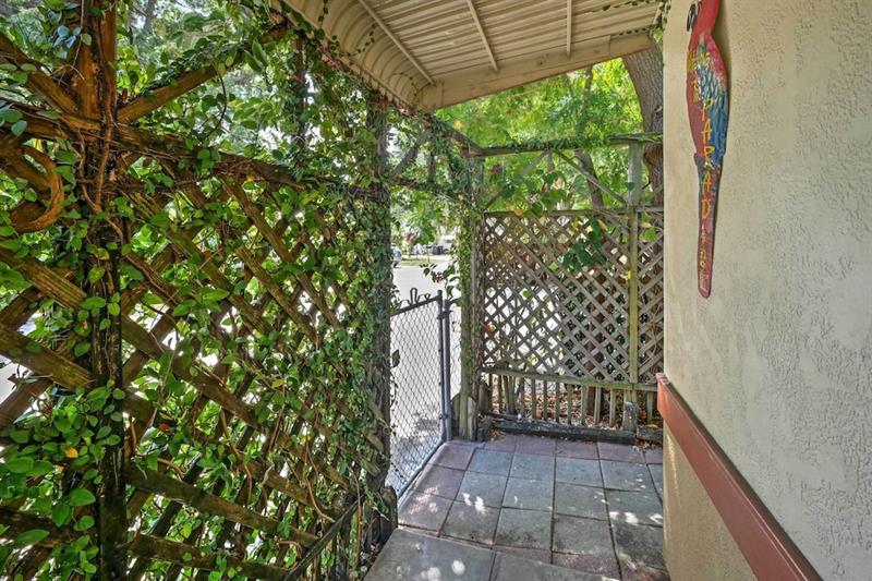 Фото Miami Beach HomeStay