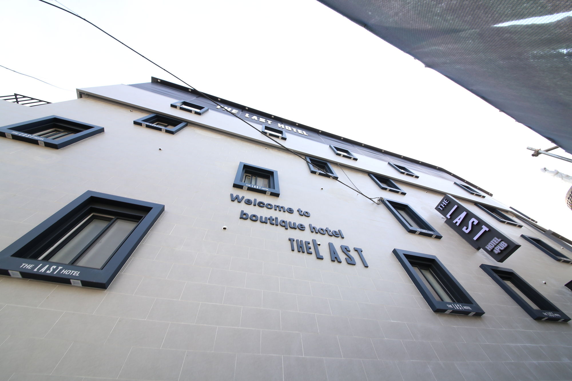 Фото The Last Hotel
