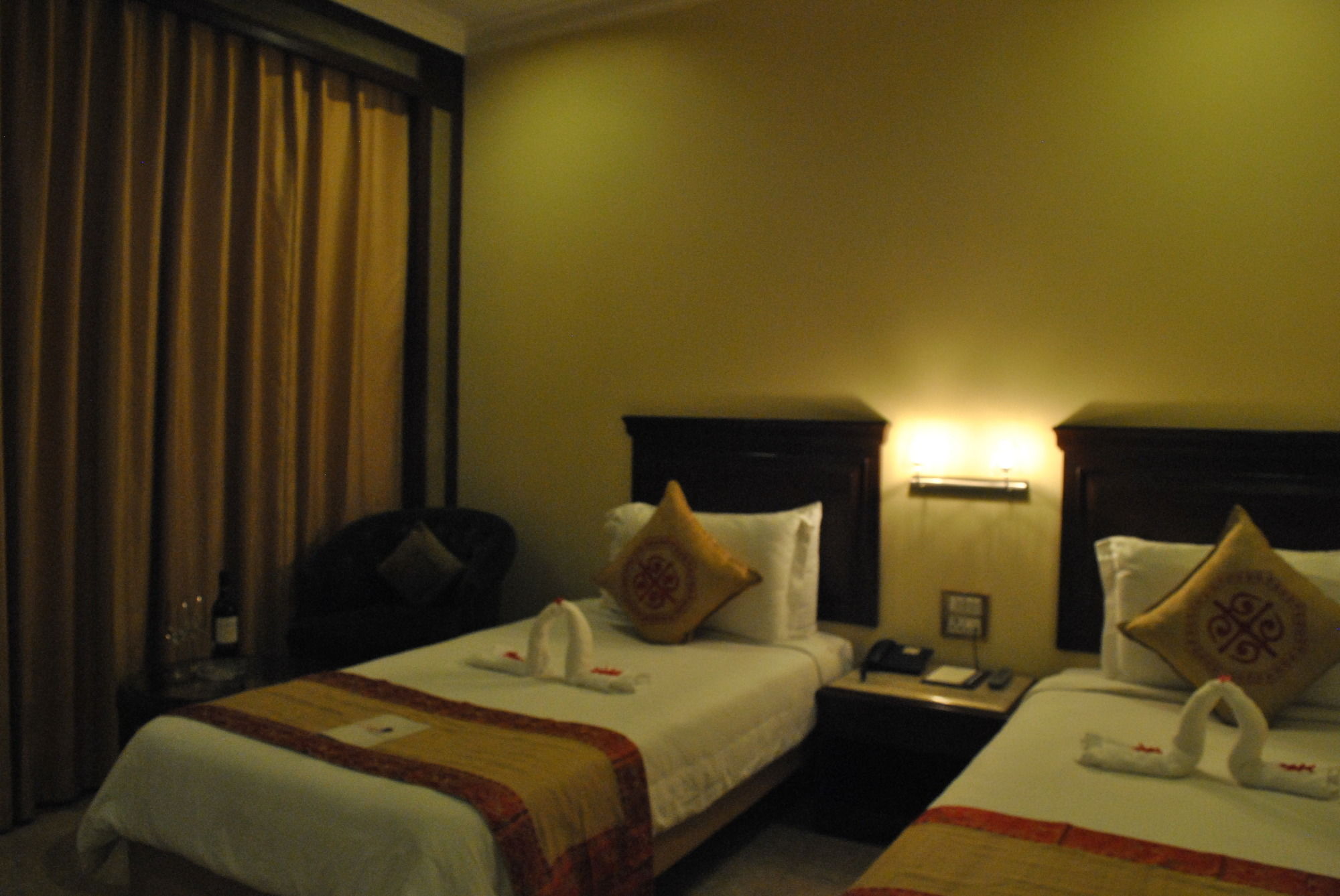 Фото Dynasty Hotel
