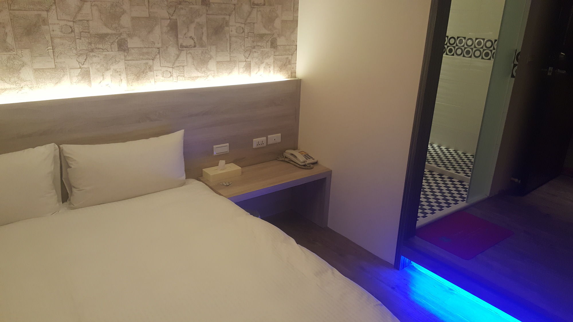 Фото Honey Prince Hotel