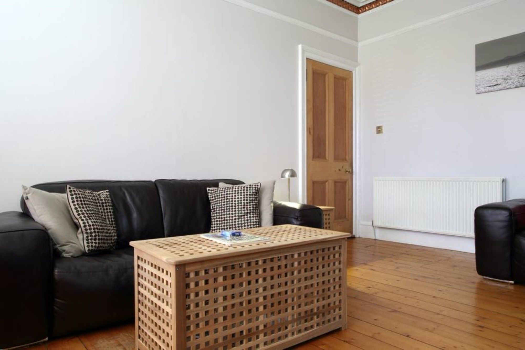 Фото Central and Spacious 2 Bedroom Flat With Garden