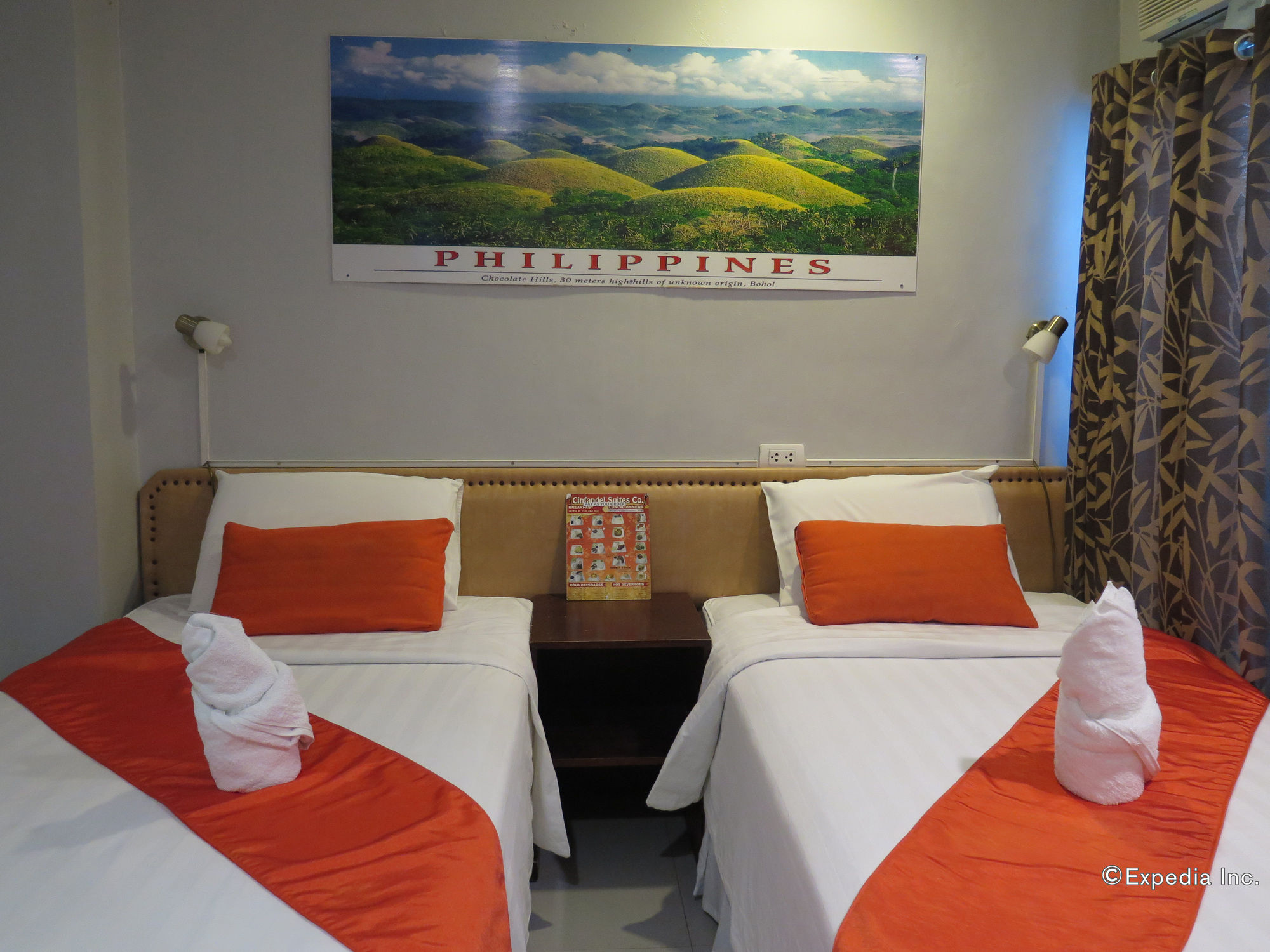 Фото Cinfandel Suites