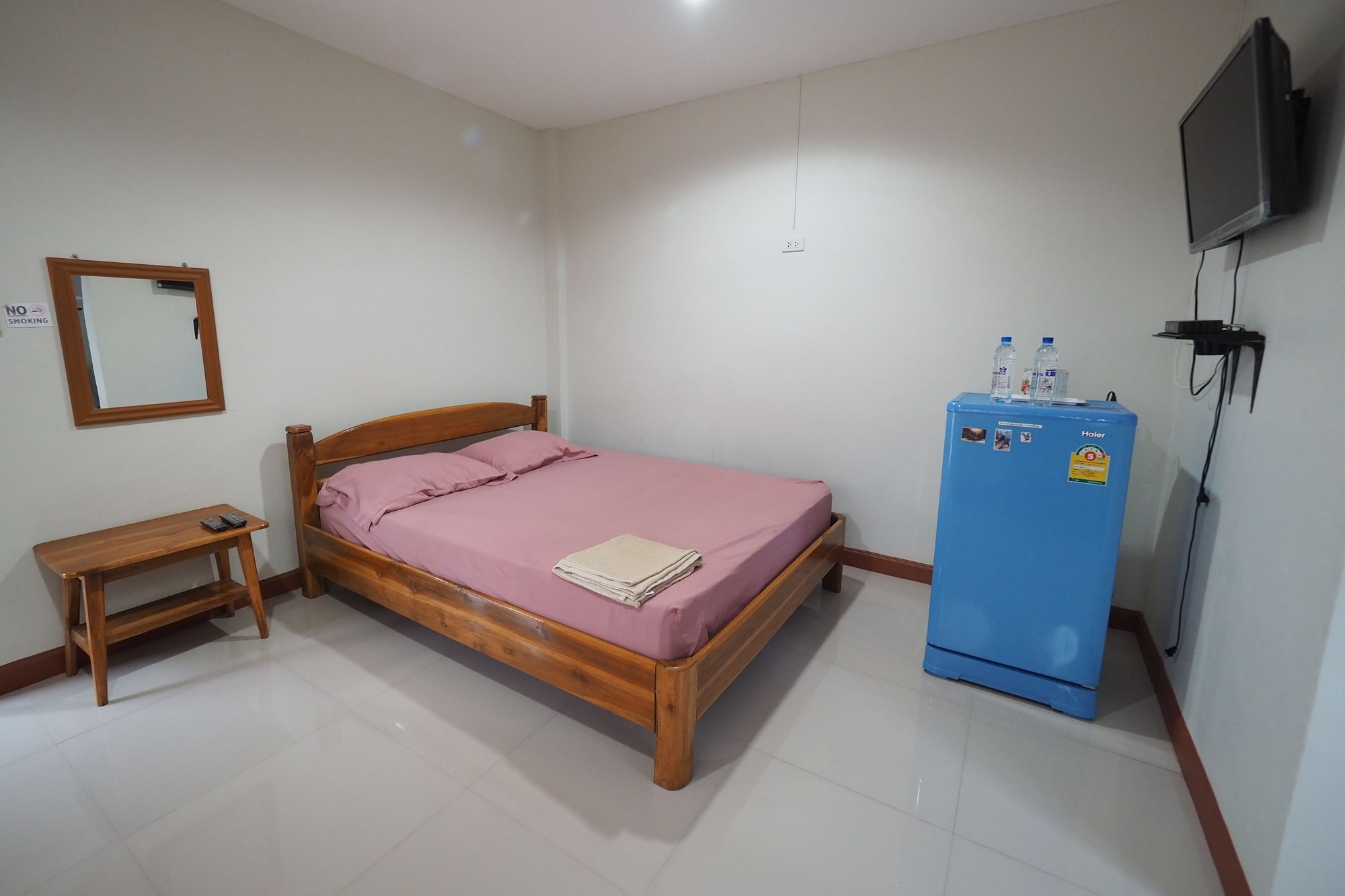 Фото Sorn Waree Apartment