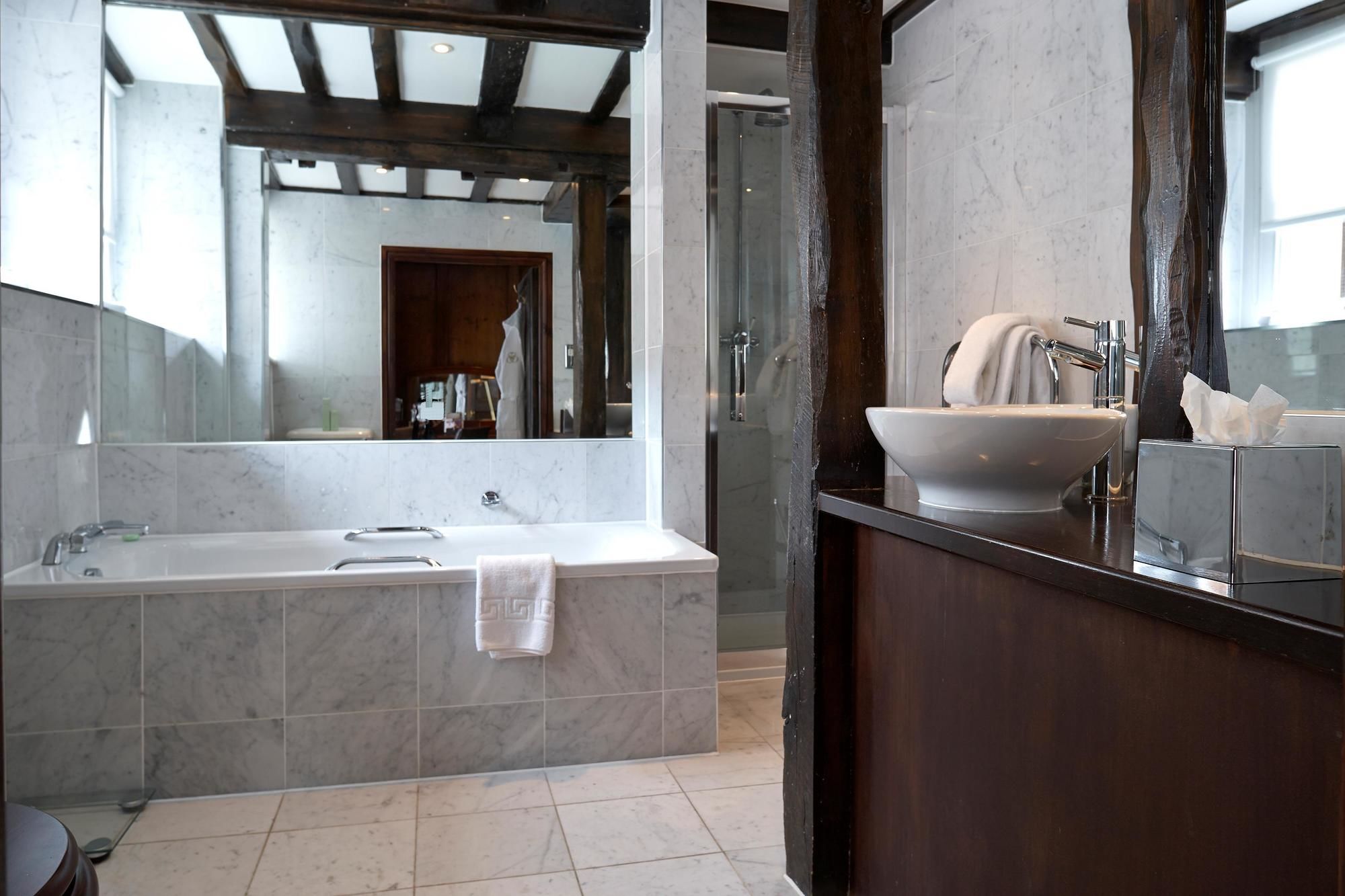 Фото Sir Christopher Wren Hotel