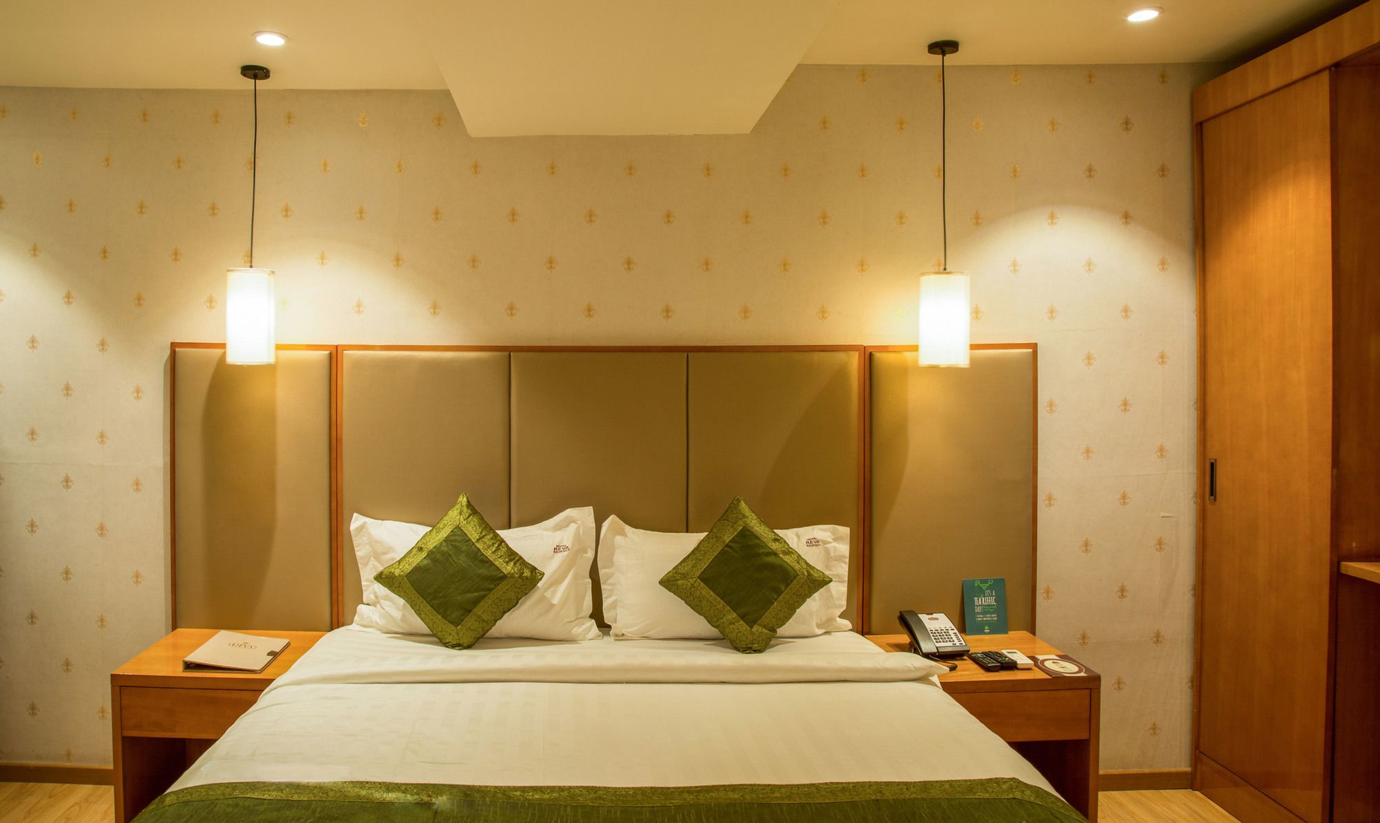 Фото Hotel Reva Regency