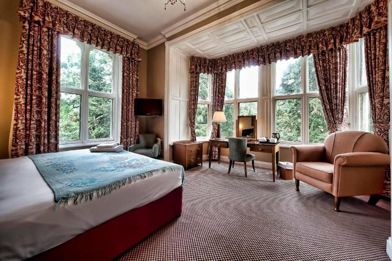 Фото Brownsover Hall Hotel