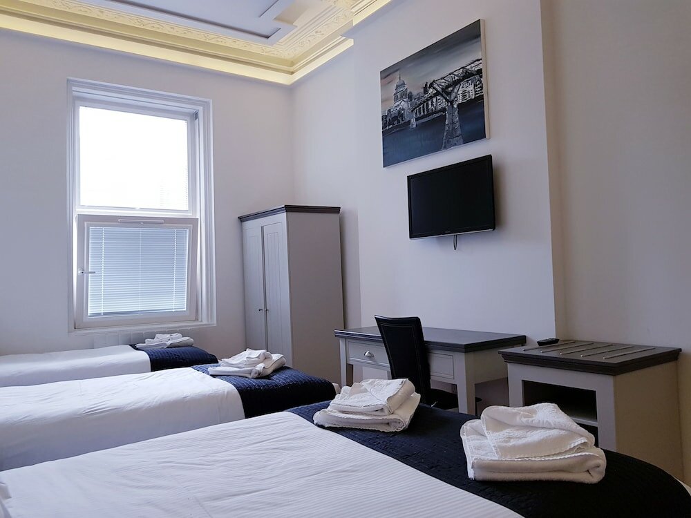 Фото London Stay Apartments