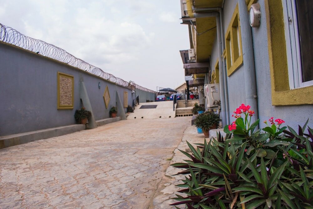 Фото Adesuwa Royal Guest House Ketu