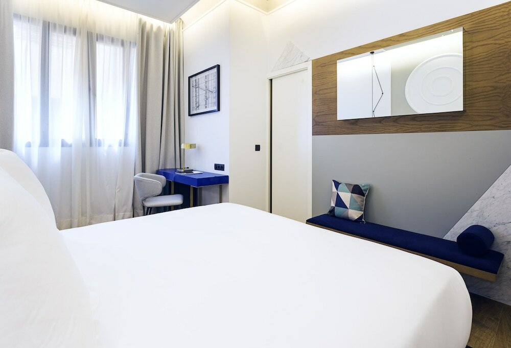 Фото One Shot Fortuny 07