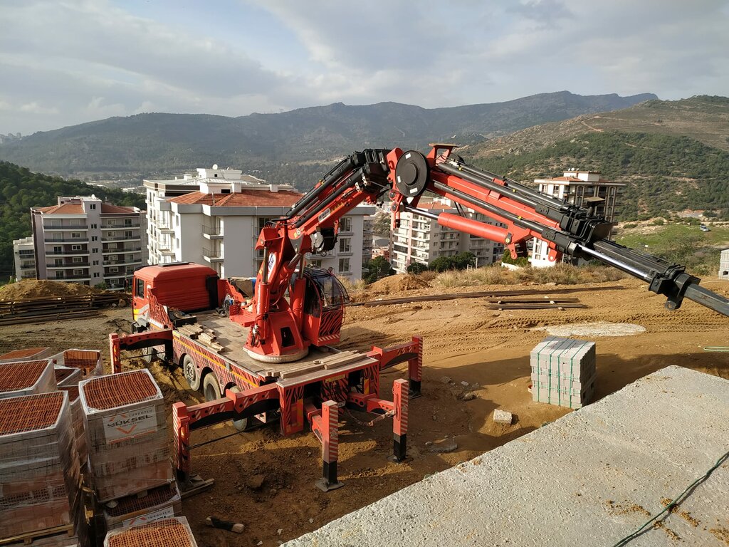 Lifting equipment Karabey Crane, Izmir, photo
