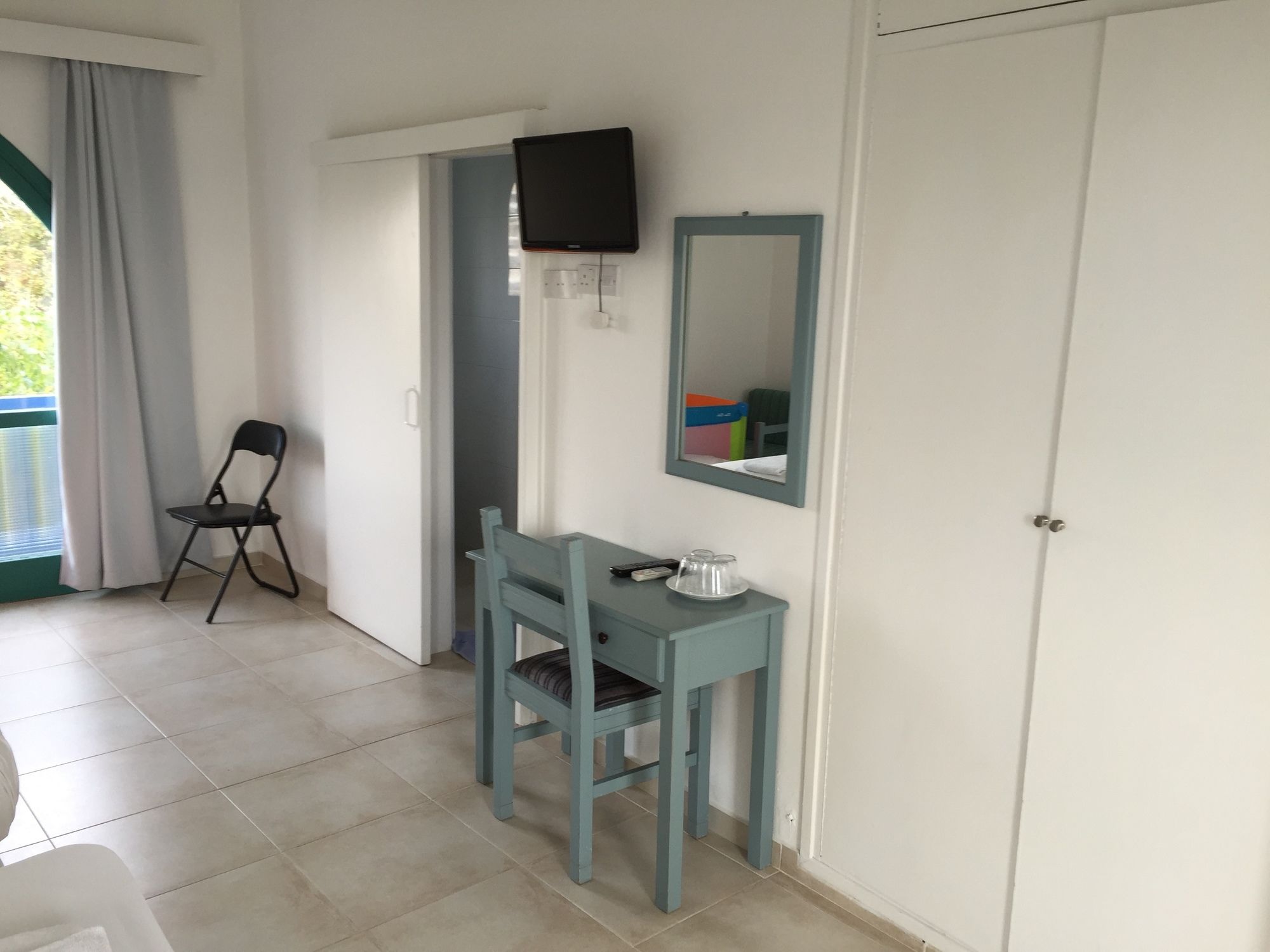 Фото Axiothea Hotel