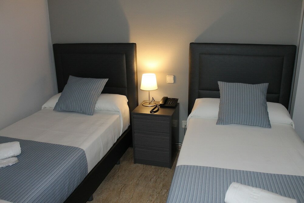 Фото Hotel Barajas Plaza