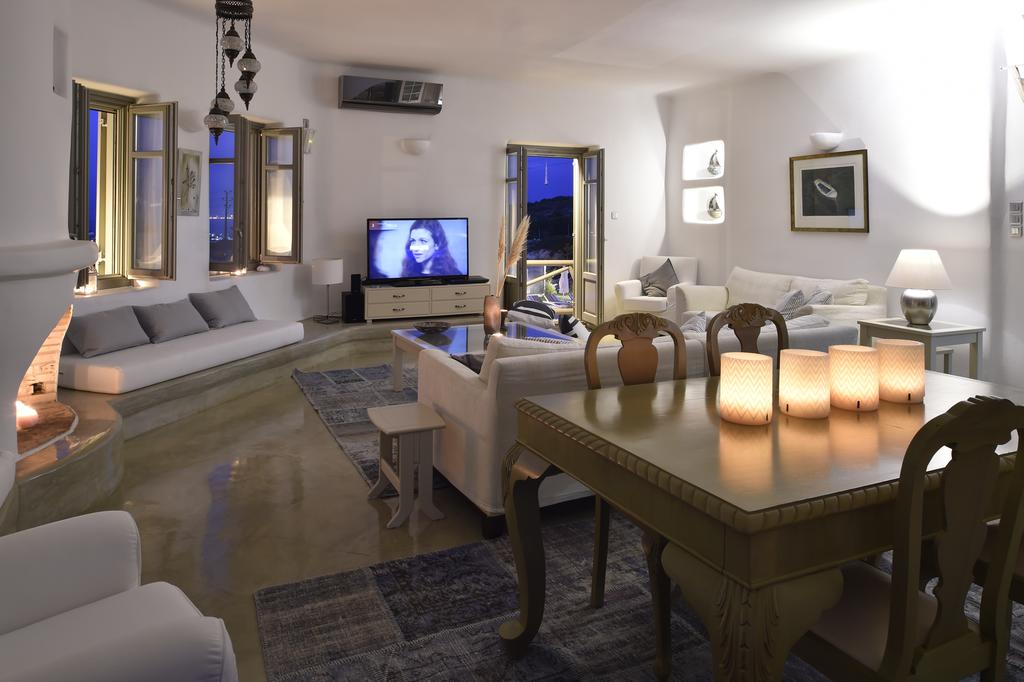 Фото Naoussa Hills Boutique Resort - Adults Only