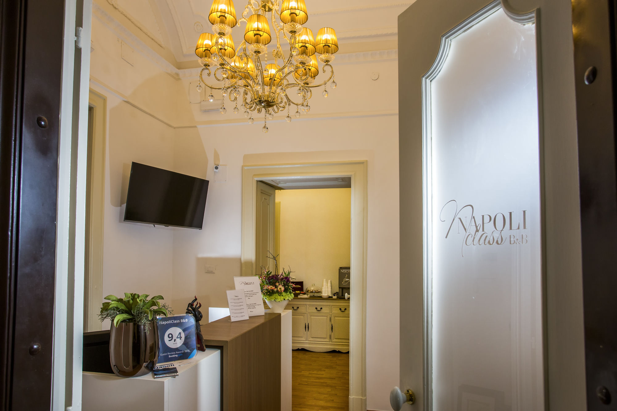 Фото Napoli Class Luxury Rooms & Suites