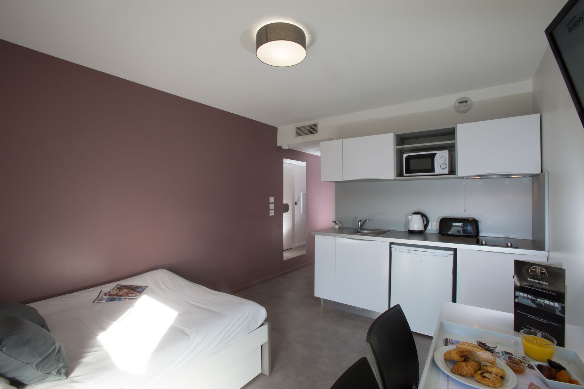 Фото All Suites Appart Hôtel Bordeaux Centre Marne