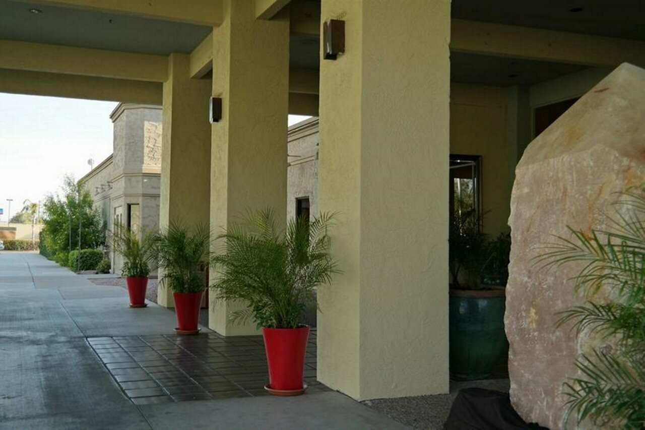 Фото Ramada by Wyndham Tucson