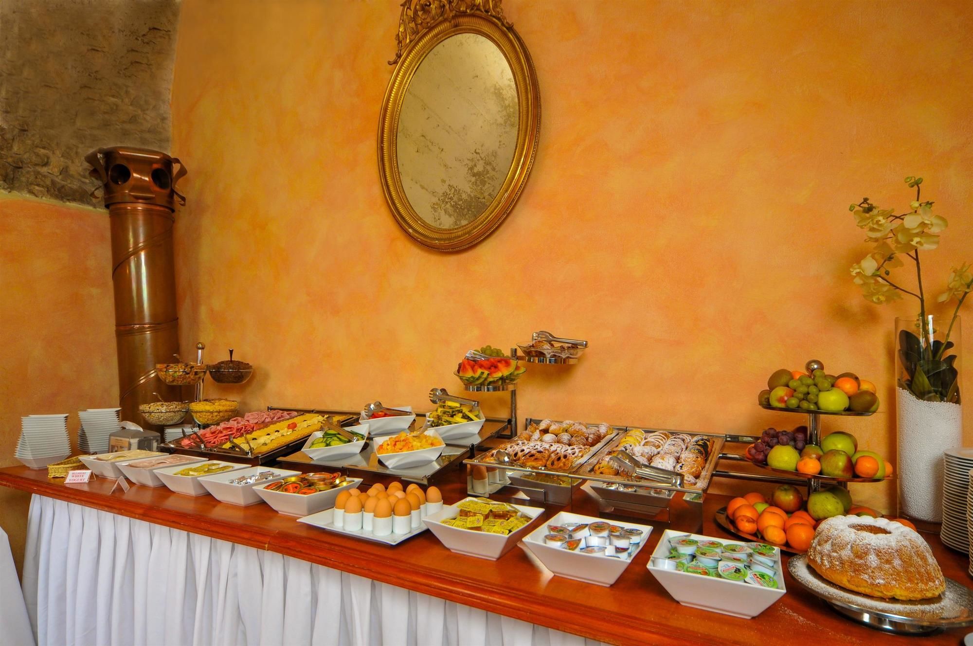 Фото Josephine Old Town Square Hotel - Czech Leading Hotels