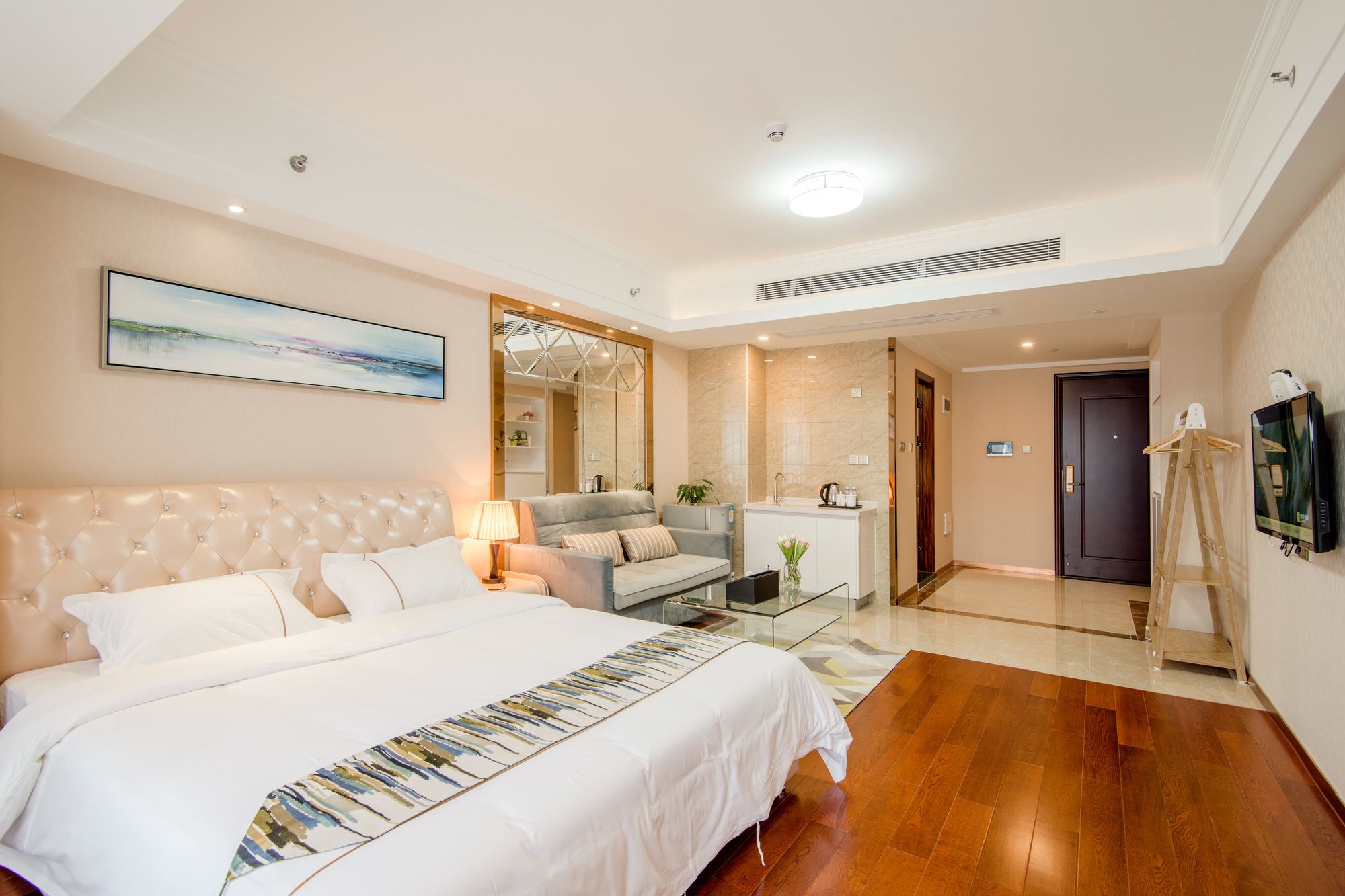 Фото Galaxy Time Apartment Hotel