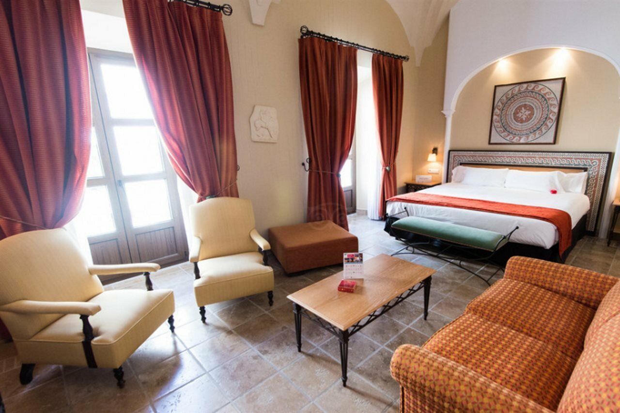 Фото Hotel Ilunion Mérida Palace