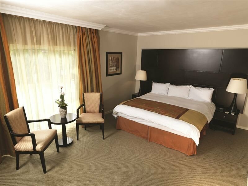 Фото Holiday Inn Johannesburg Sunnyside Park