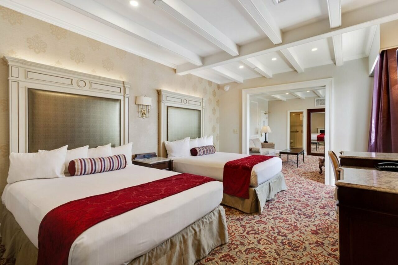 Фото отеля 2