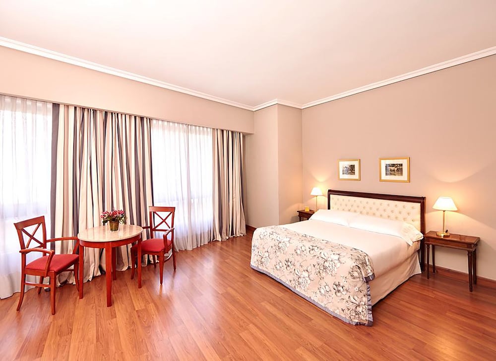 Фото Barceló León Conde Luna