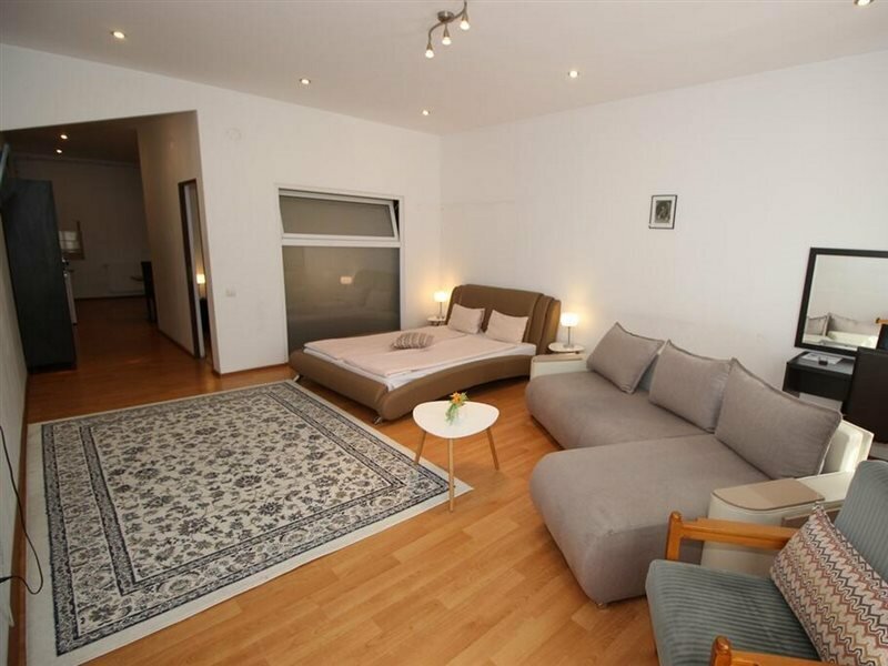 Фото Main Square Apartments & More