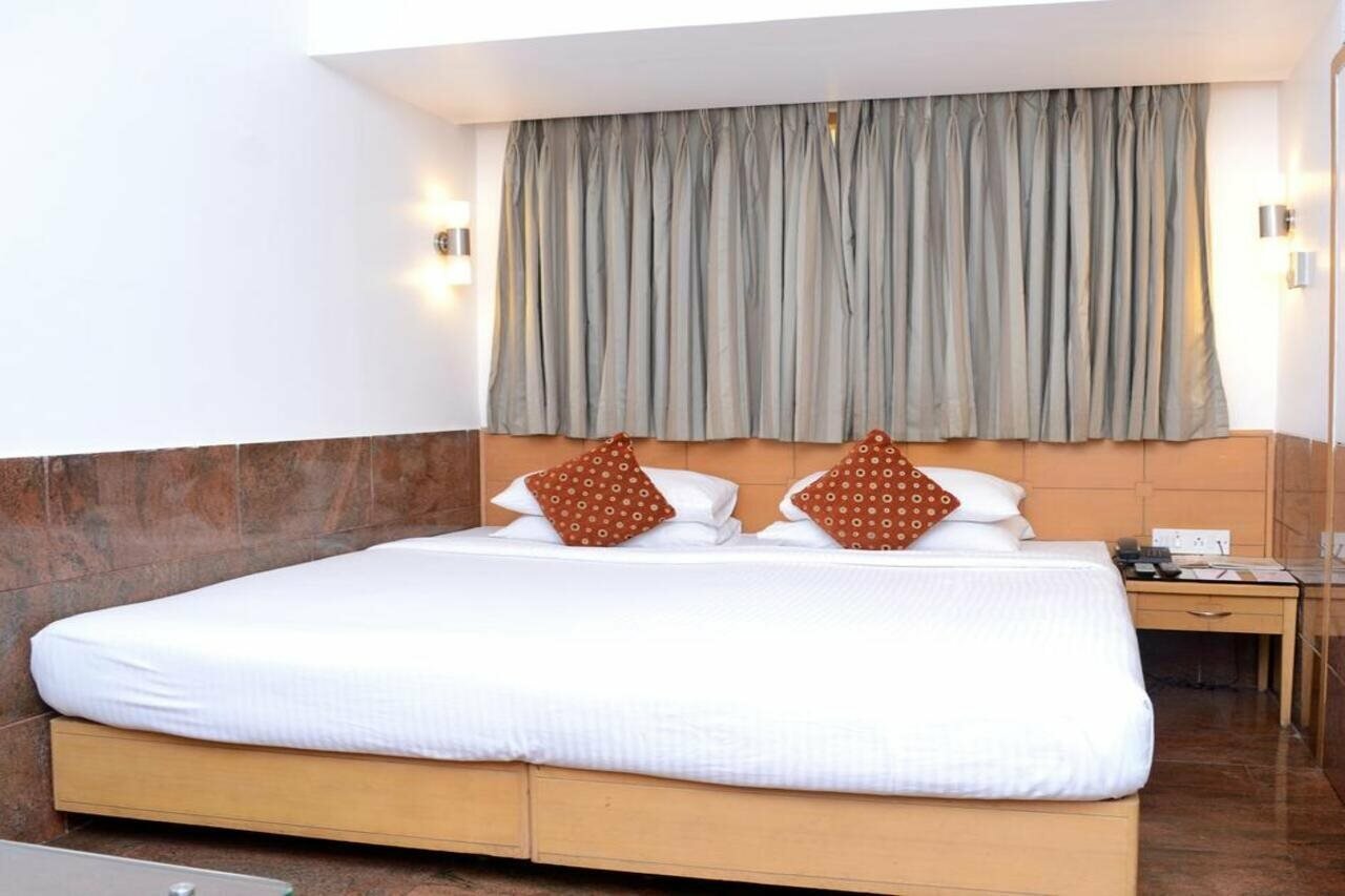 Фото Ramee Guestline Hotel Khar