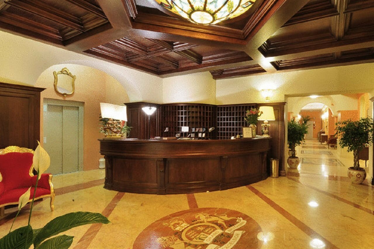 Фото отеля 2