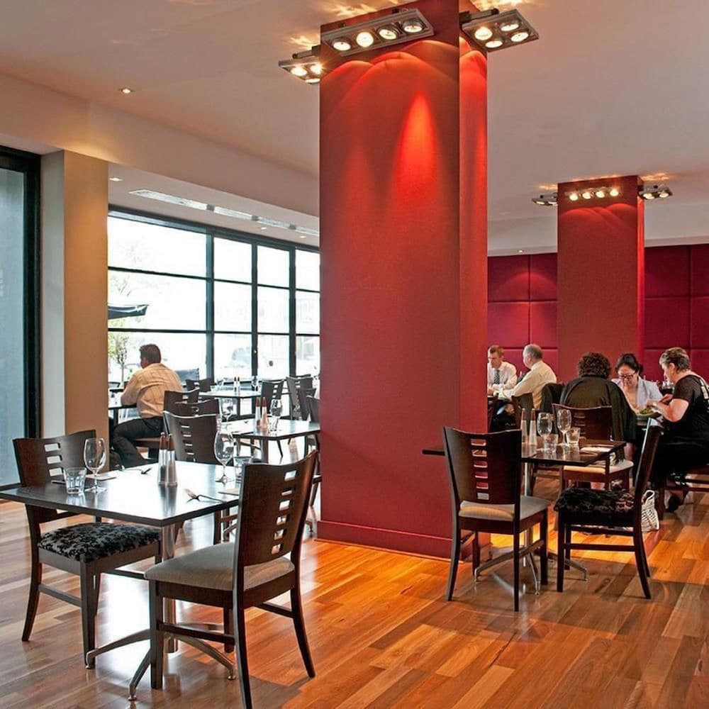 Фото Mantra Hindmarsh Square