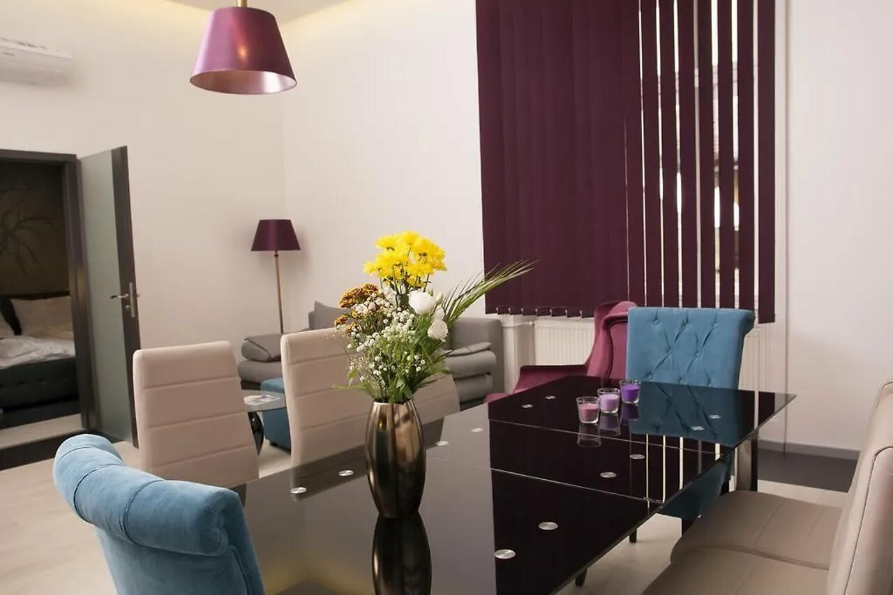 Фото Palace Apartments